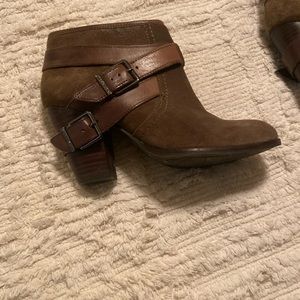 Gianni Bini army green bootie